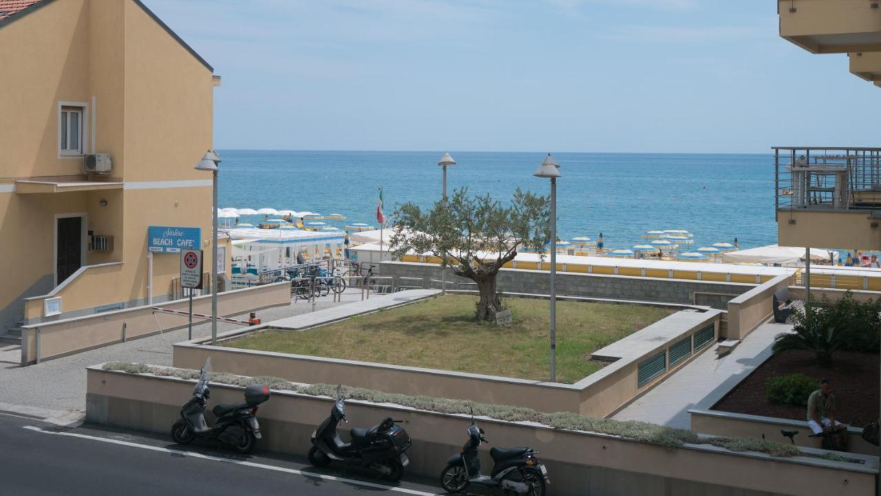 Babyaccommodation Family Experience III Pietra Ligure Eksteriør billede